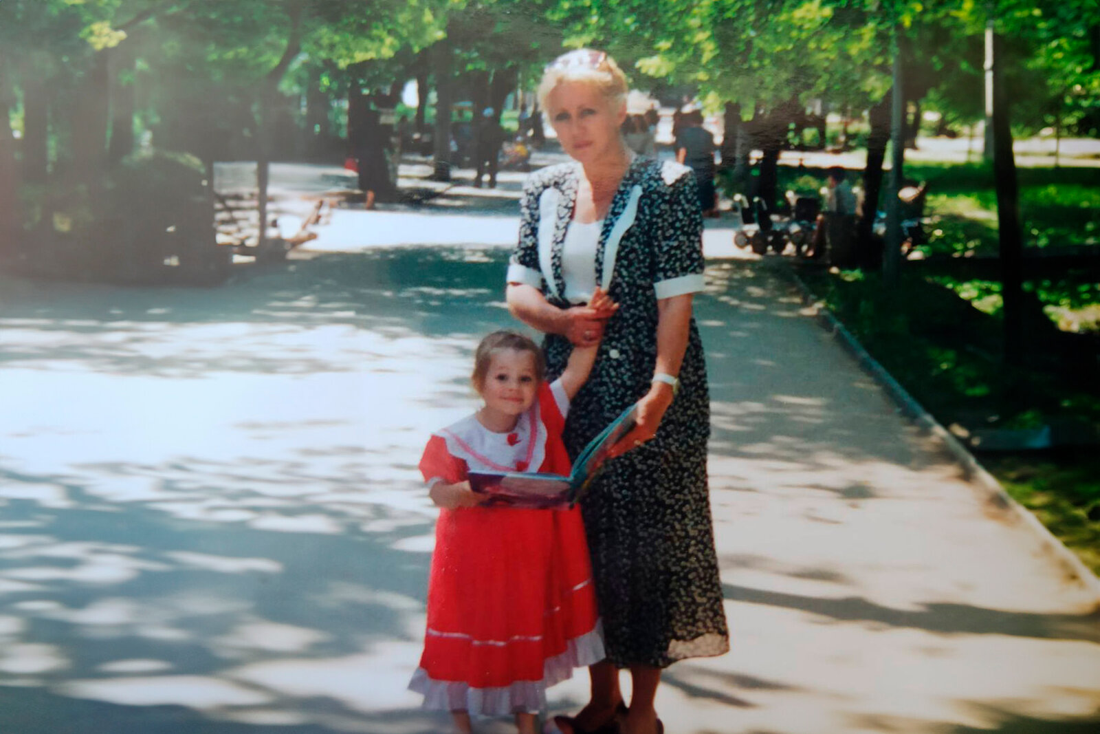 Фатима Салех с бабушкой