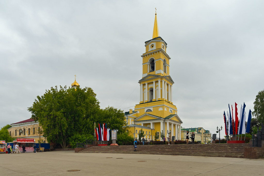 Собор в
самом центре Перми — один из немногих в России, который
используется не по назначению, но при этом является визитной карточкой города.