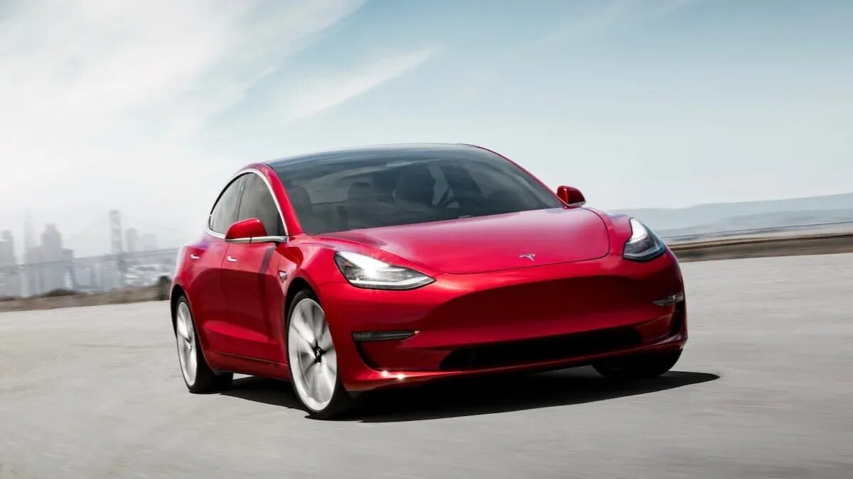 Tesla Model 3 и Nissan Leaf вошли в тройку самых надёжных электромобилей