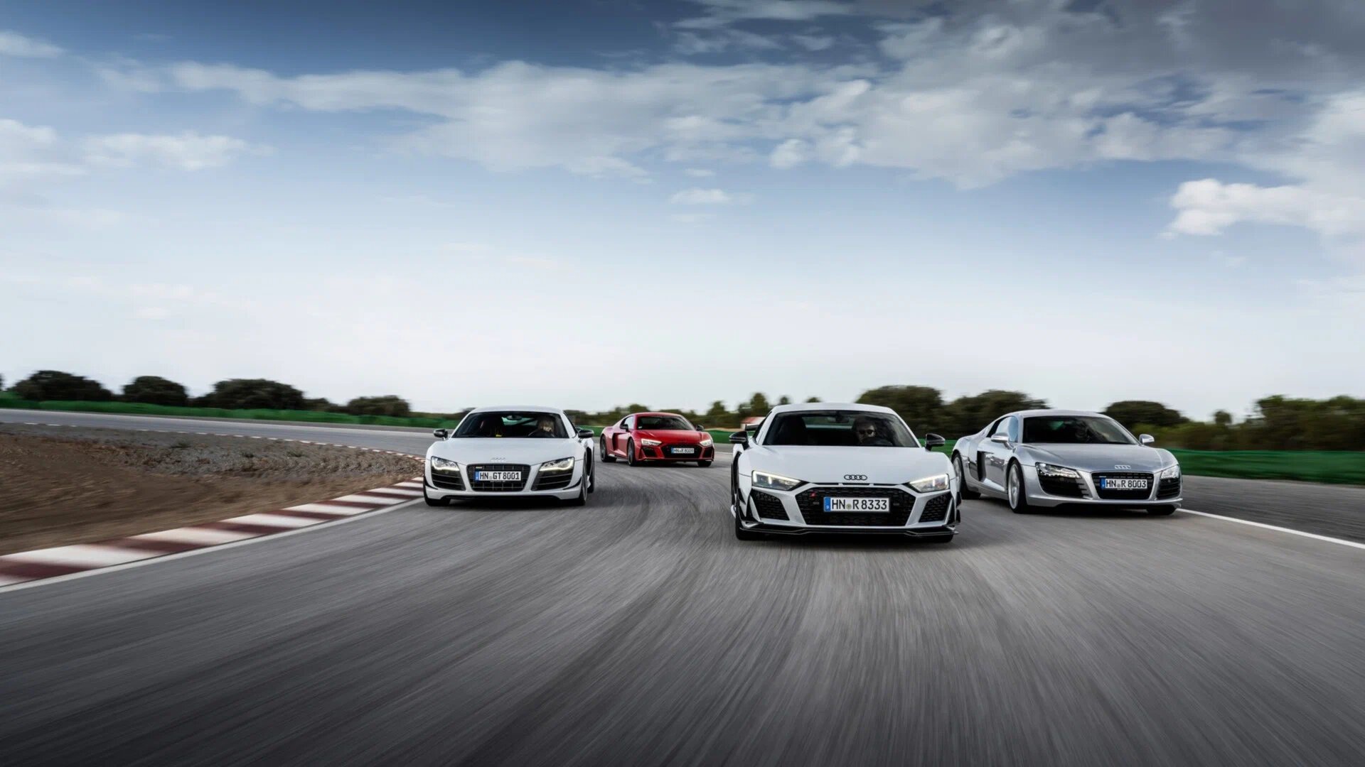 Audi продлила производство суперкаров R8 из-за высокого спроса