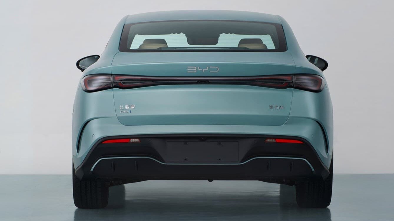 Bir kishi mashinada silkinib ketdi