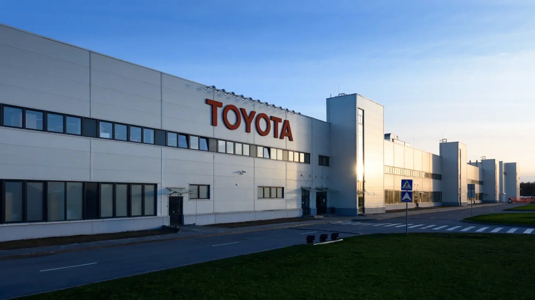 Российский завод Toyota начали консервировать