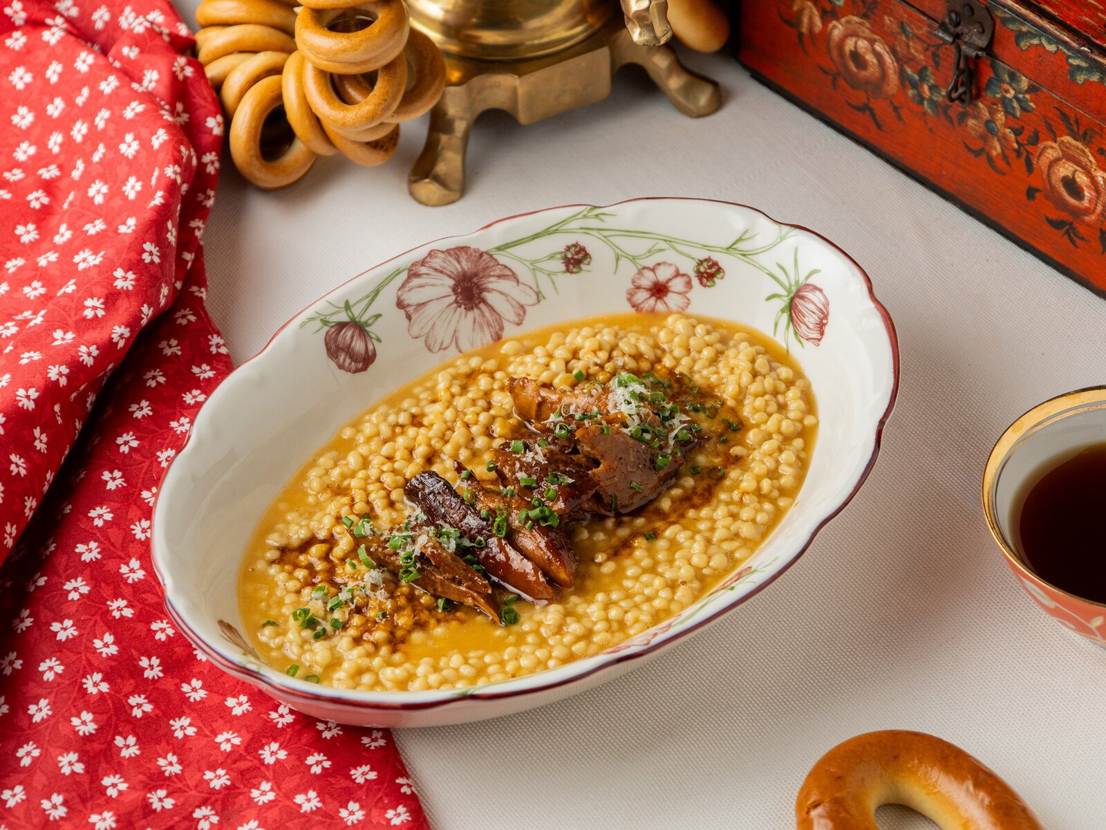 Катанка на гусином бульоне с томлёной уткой