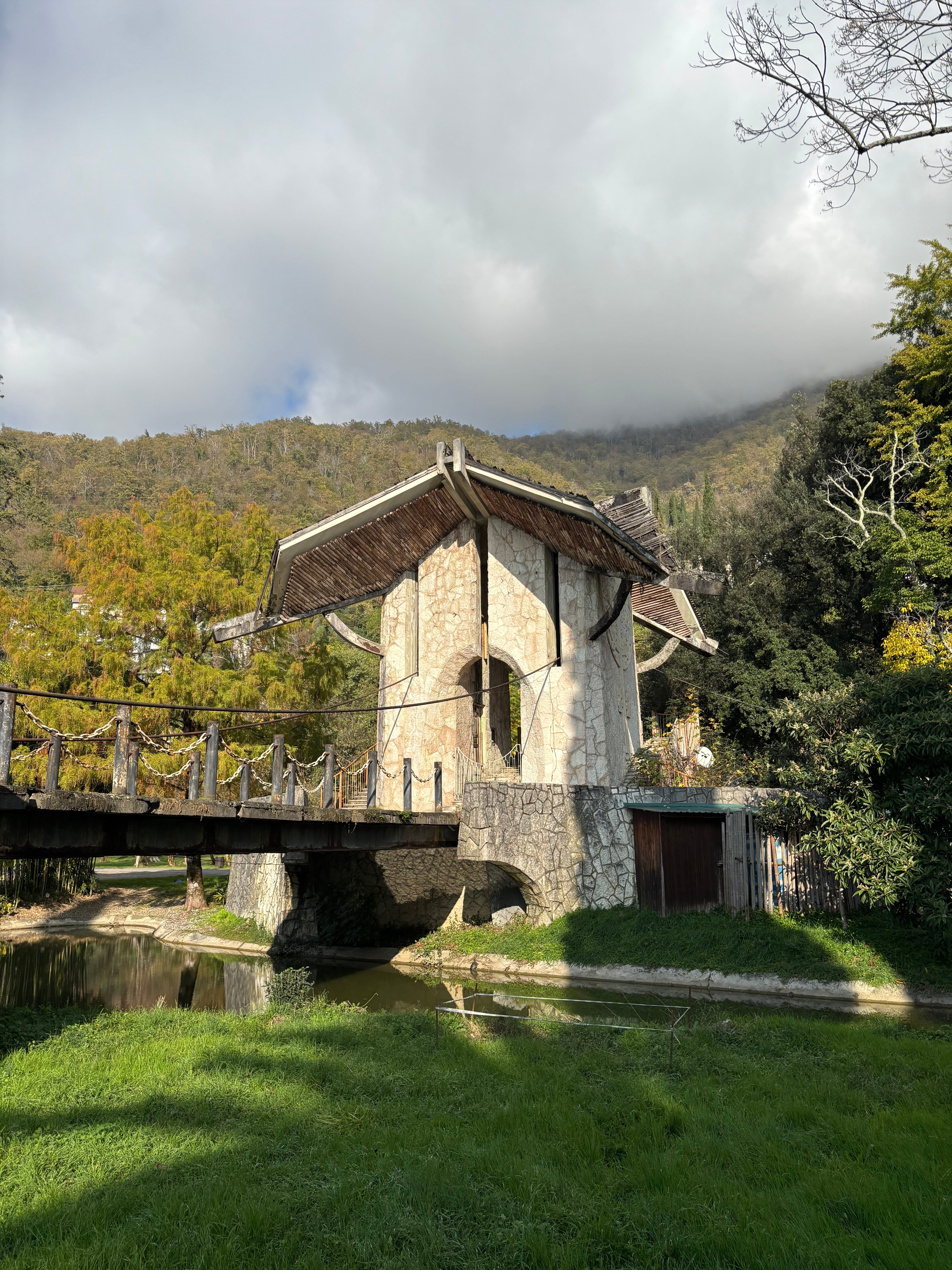 Честный отзыв про отдых в Абхазии: плюсы и минусы