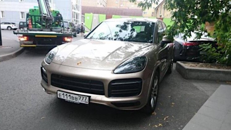 В Москве за лето эвакуировали 1300 люксовых автомобилей