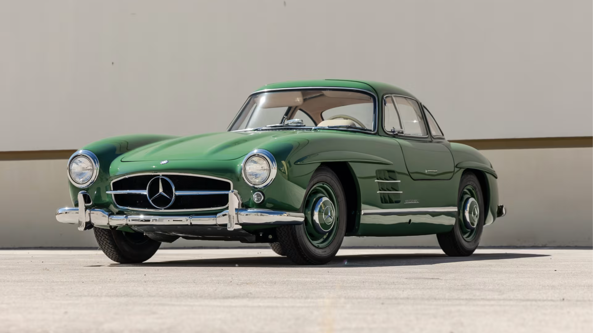 Уникальный Mercedes-Benz 300 SL может уйти с молотка за 2,5 миллиона долларов