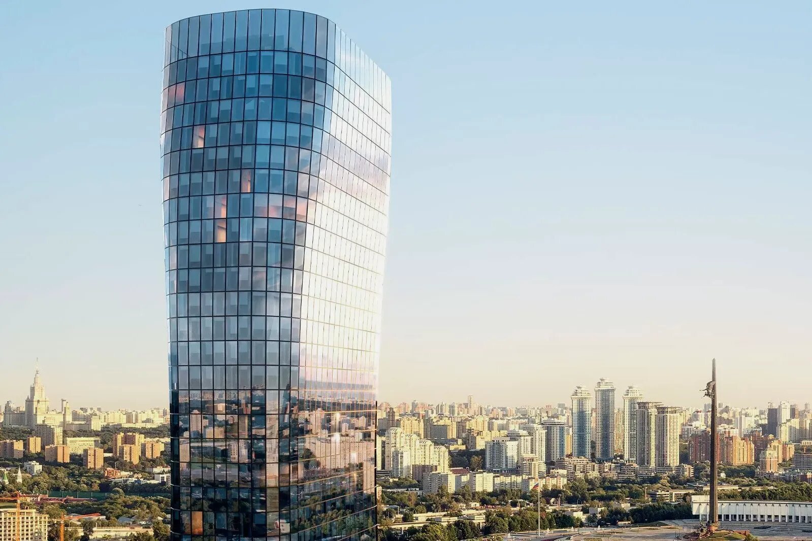 Подробный обзор жилого комплекса Famous со всеми плюсами и минусами