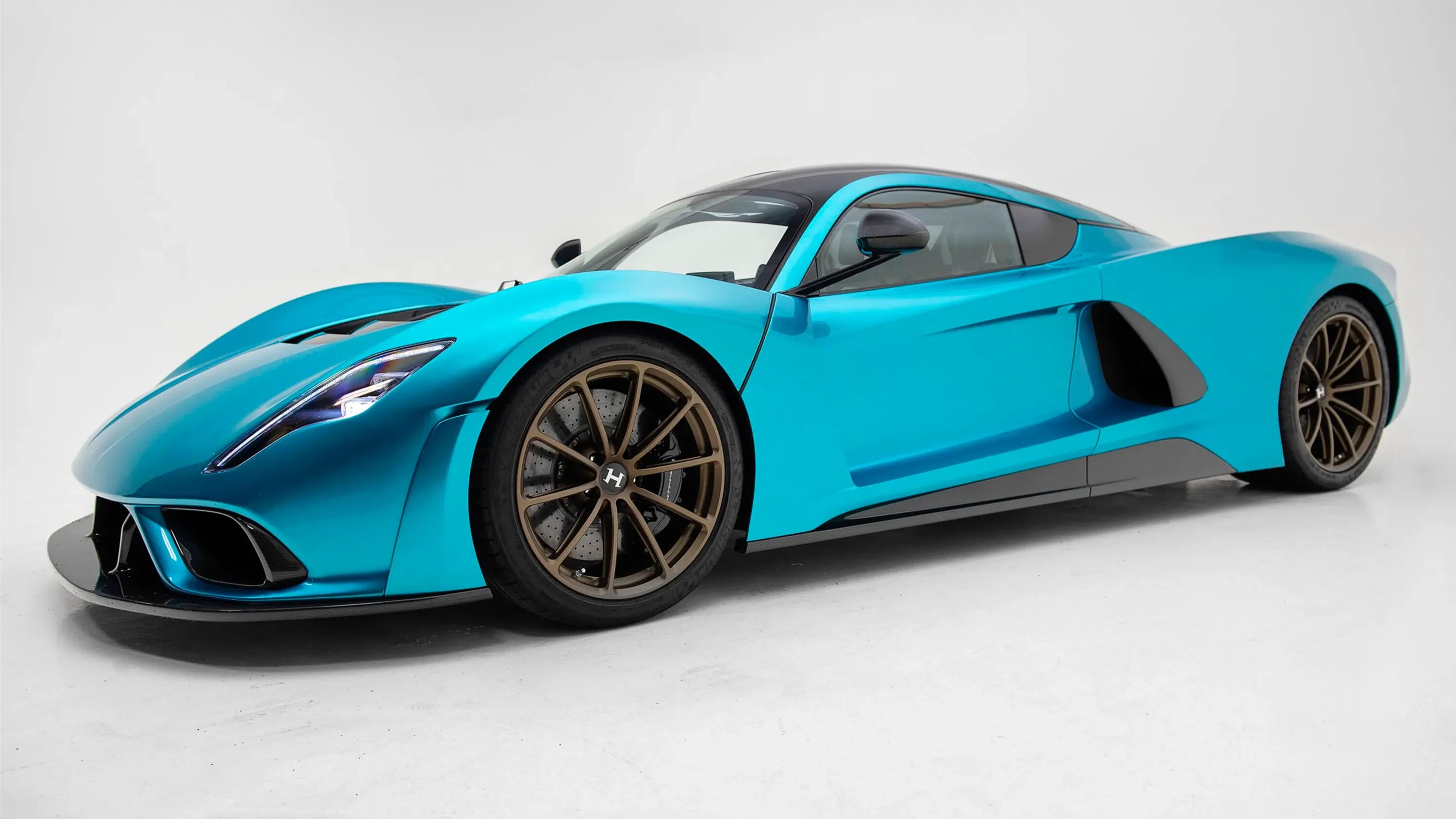 В открытой продаже появился редчайший американский суперкар Hennessey Venom F5