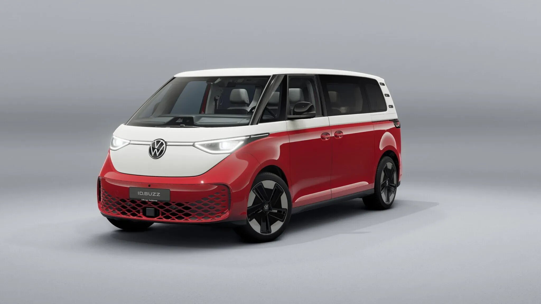 Электровэну Volkswagen ID. Buzz обновили интерьер и моторную гамму