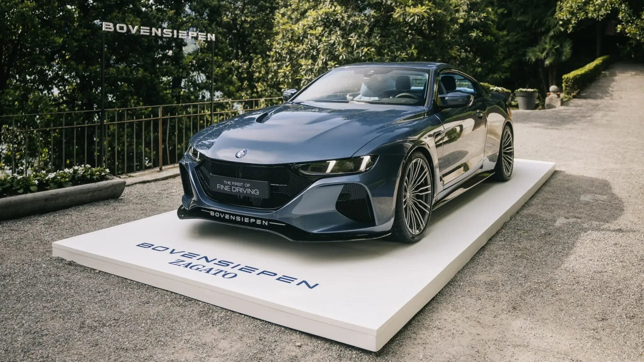 Первый спорткар от создателей Alpina оценили как четыре BMW M4