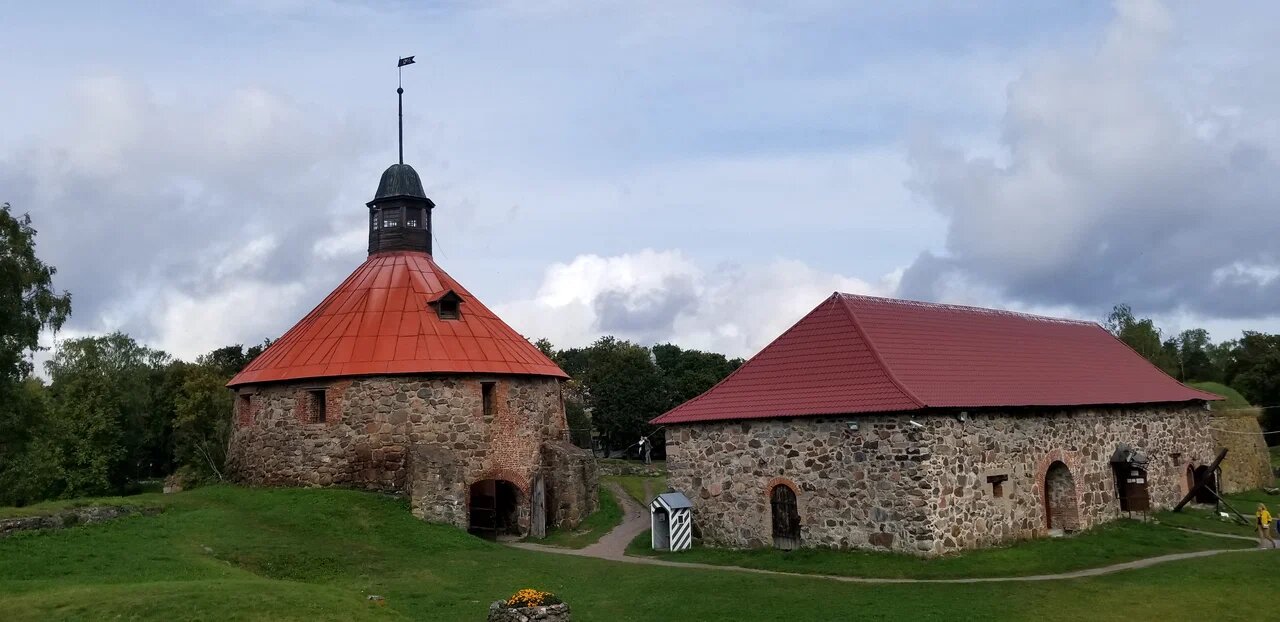 Вход в крепость — 200 рублей.