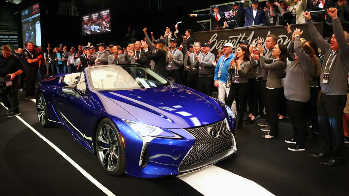 Lexus за миллионы, BMW Пола Уокера и тюнинг за копейки: самые яркие лоты аукциона Barrett-Jackson