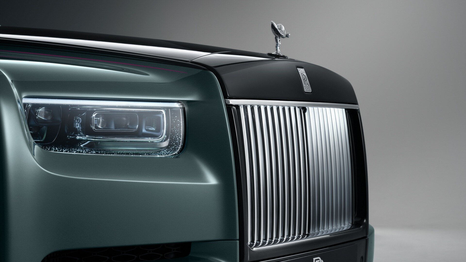 Rolls-Royce отзывает два седана Phantom для замены фар