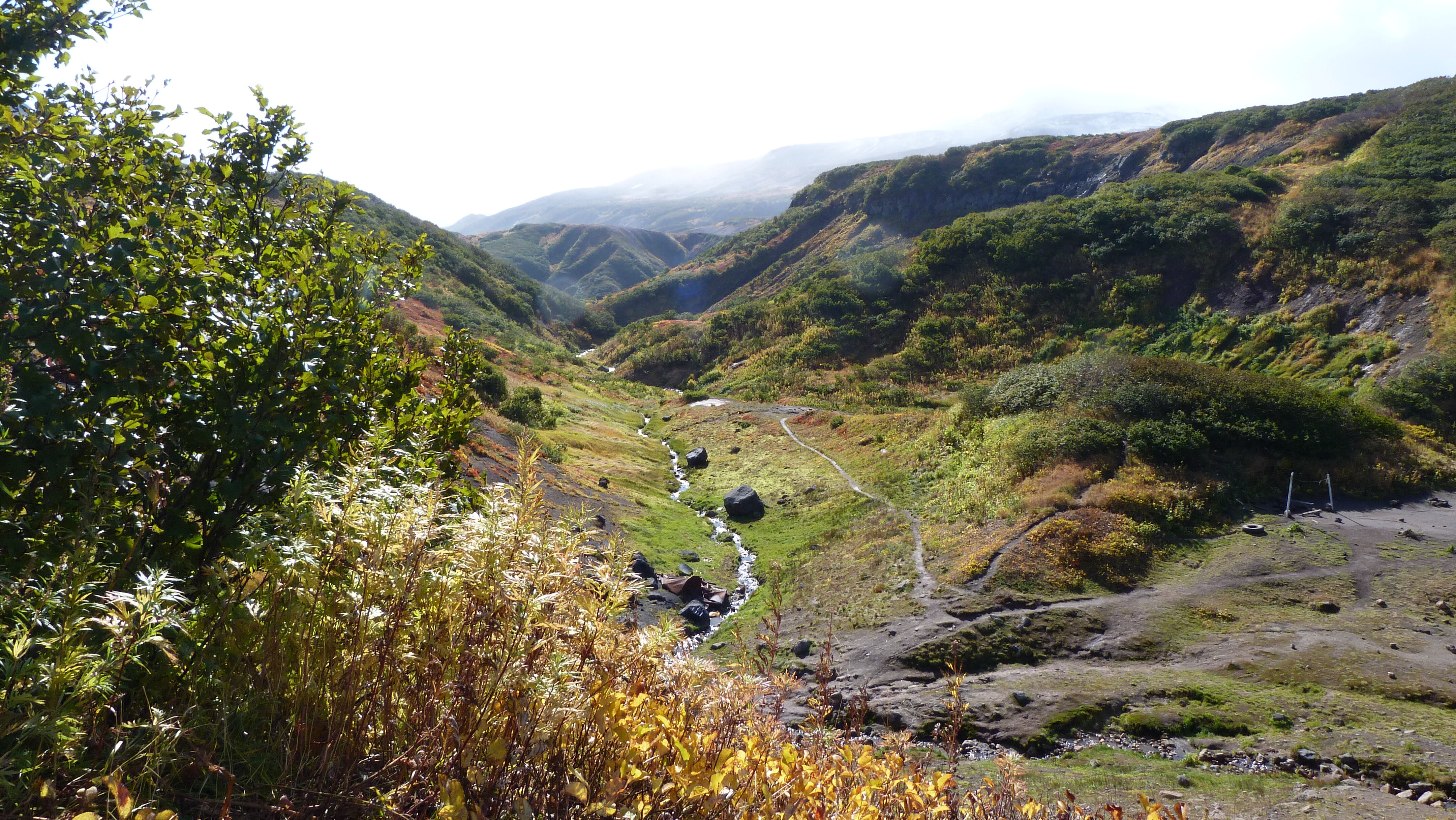 Волшебный вид Мутновского хребта.