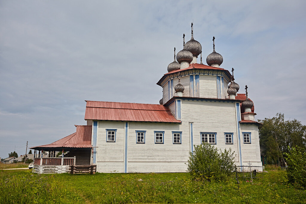 В Лядинах остался только один храм, возможно, когда-то
восстановят «северный тройник»
