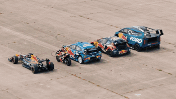 Red Bull устроил гонку между формульным болидом, супербайком и сверхмощным электровэном