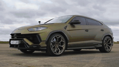 Lamborghini Urus выставили на дрэг против Ferrari Purosangue