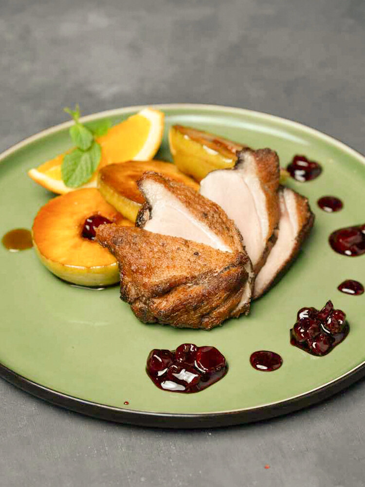 Филе утки су-вид с яблоками