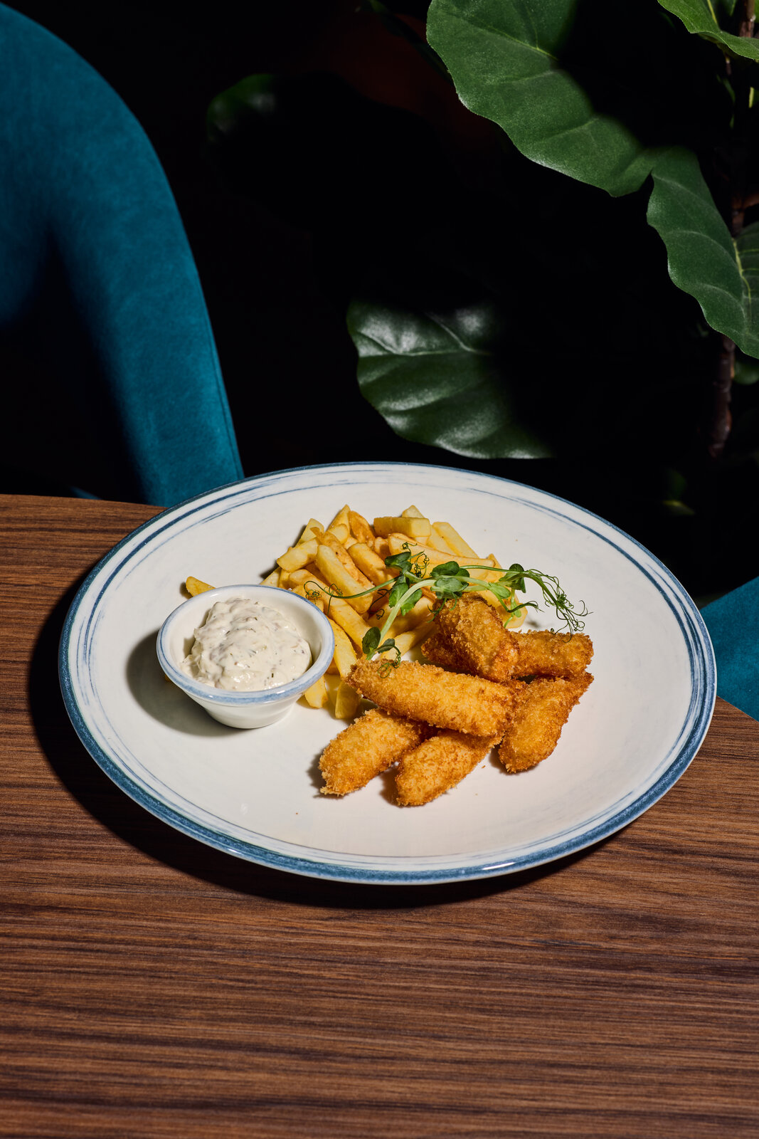 Фиш стикс из трески с трюфельным соусом