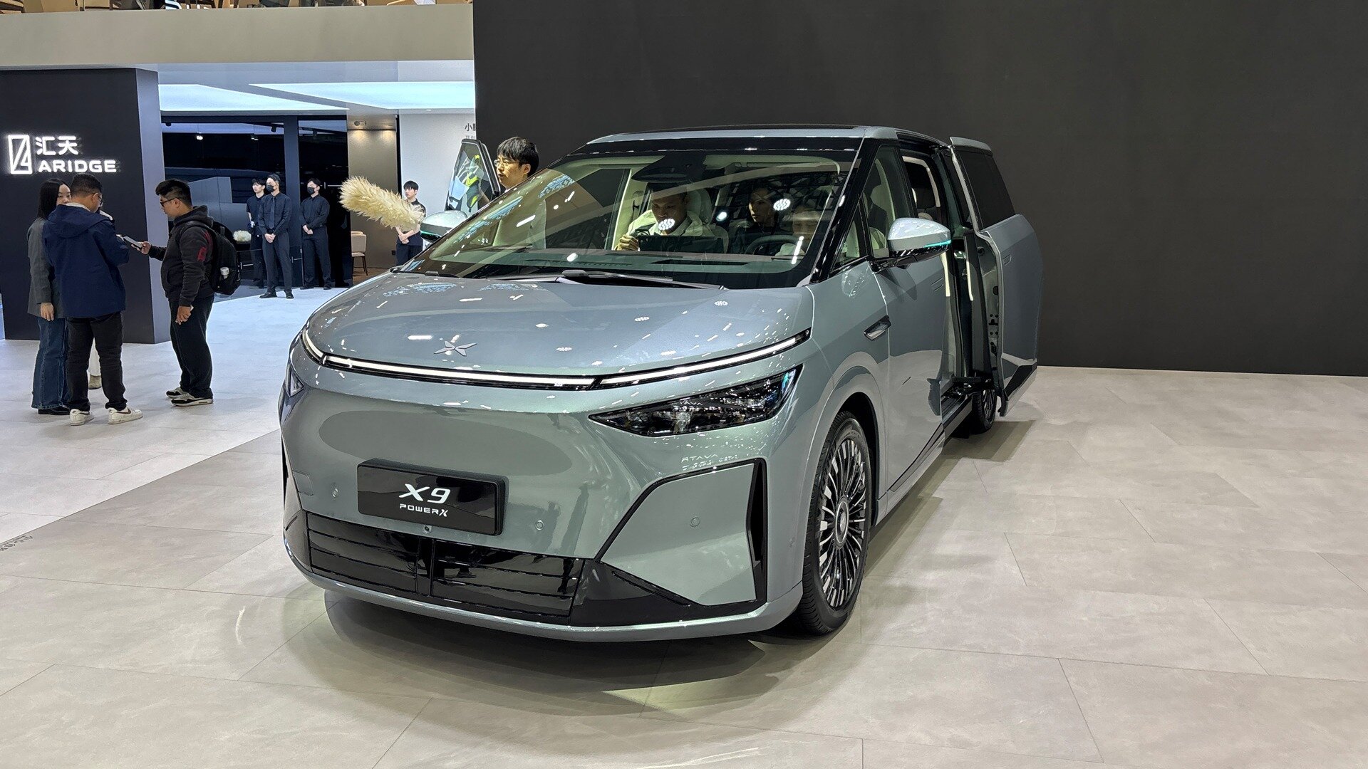 У минивэна Xpeng X9 появилась сверхдальнобойная версия