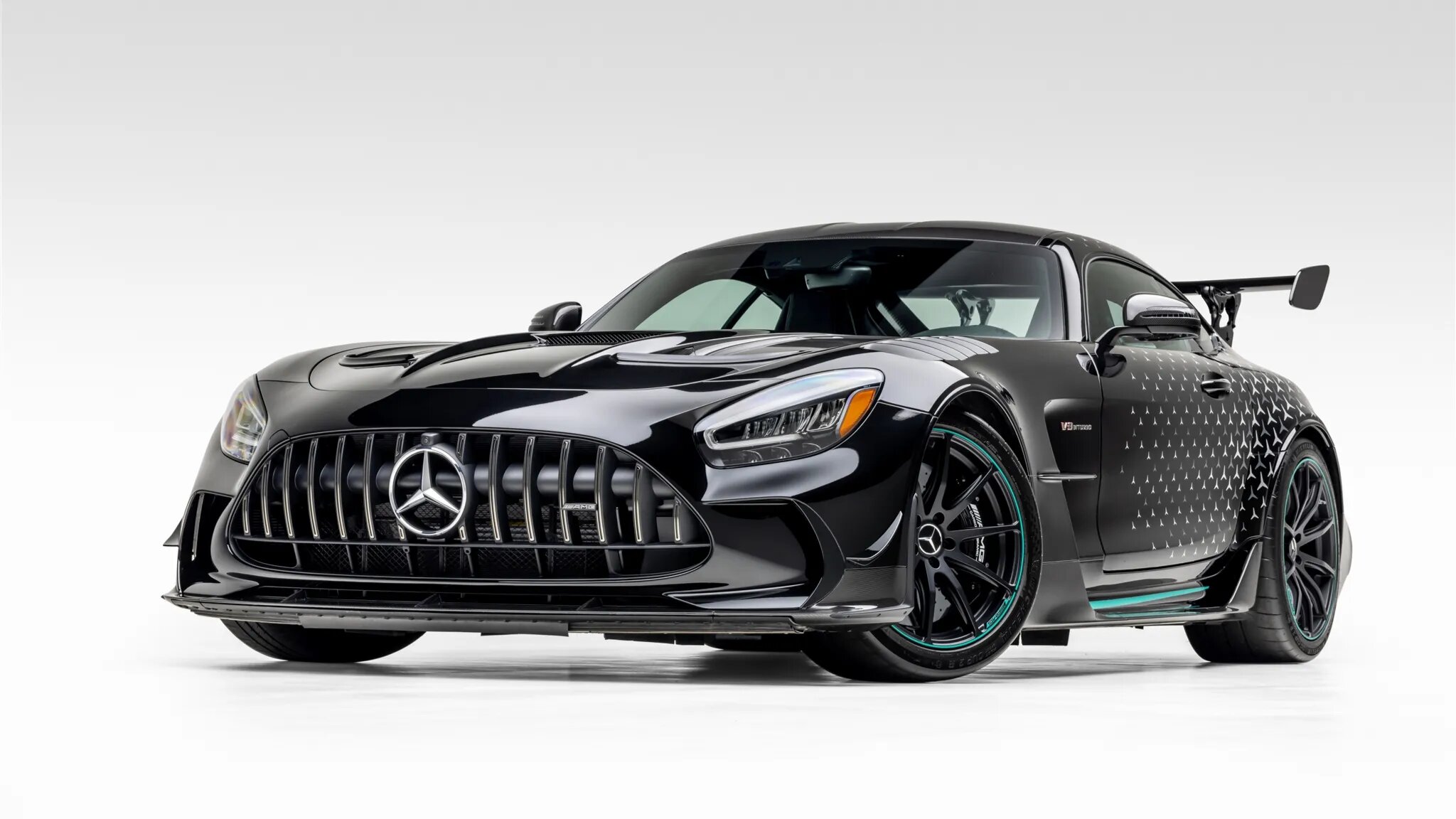Редчайший суперкар Mercedes-AMG GT P One Edition с мизерным пробегом уйдёт с молотка