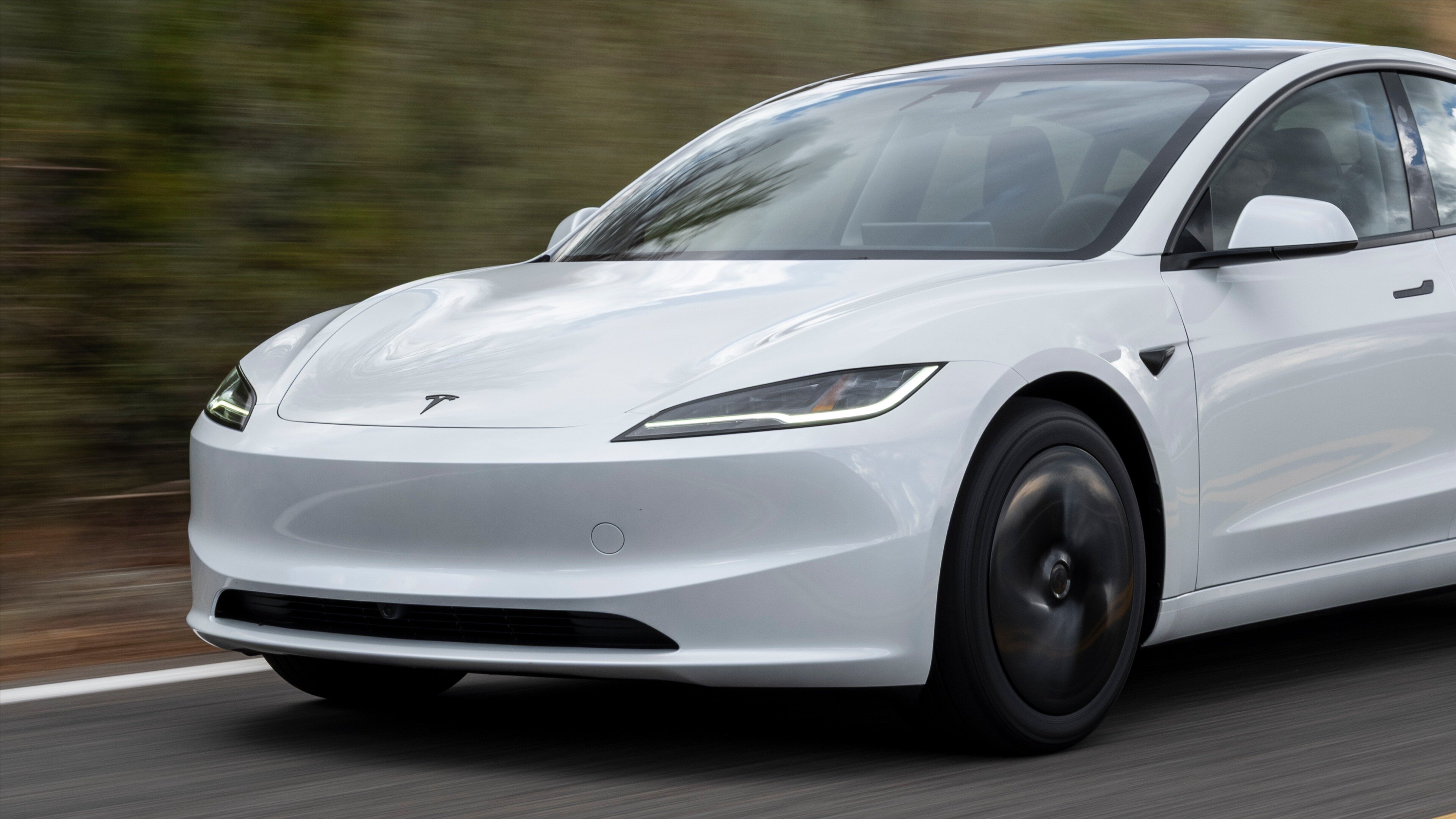 Американцы пожаловались на блокирующиеся двери Tesla: в центре расследования уже две модели