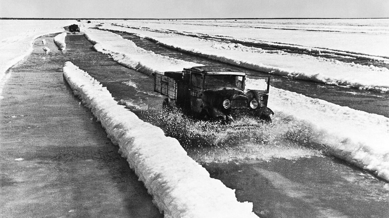 8 фактов о «Дороге жизни» — самой важной и одной из самых страшных трасс  Второй мировой войны - читайте в разделе Подборки в Журнале Авто.ру