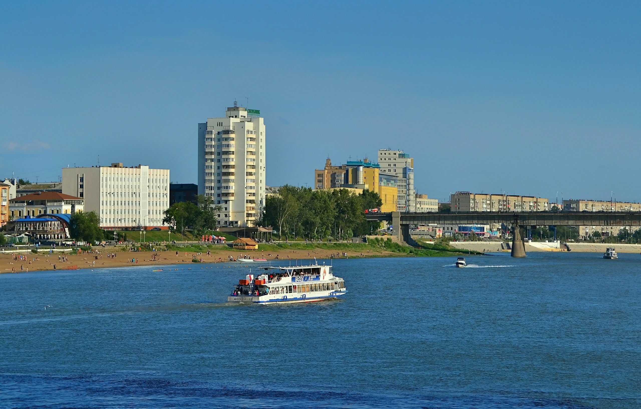 Интересный факт: Иртыш считается самым длинным притоком на Земле, то есть рекой, которая впадает в другую.