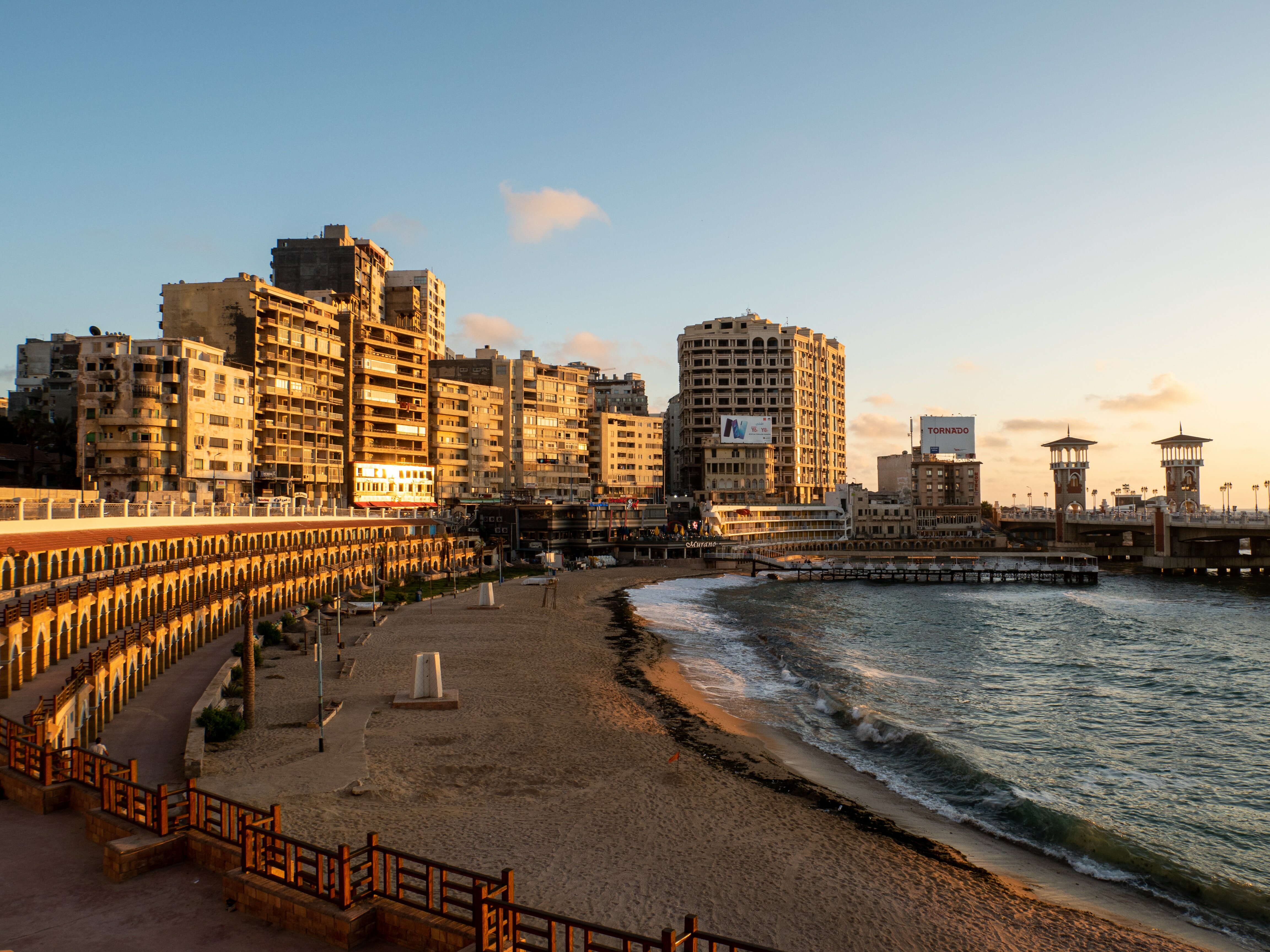Купальный сезон в Александрии, как и в
целом на Средиземном море, длится с мая по ноябрь.