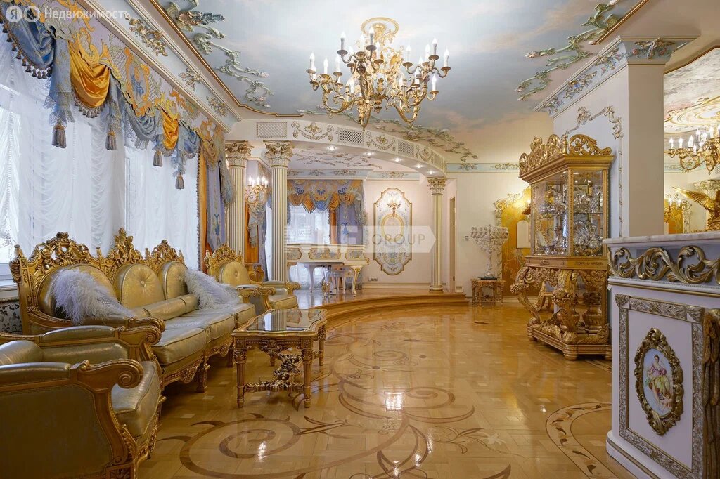 В московском ЖК продаётся квартира-дворец