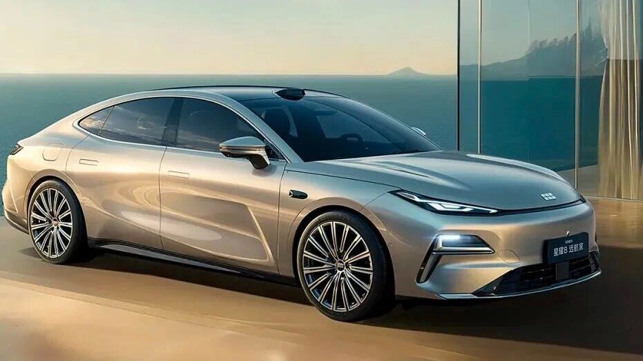 У гибрида Geely Galaxy Starshine 8 появилась дальнобойная версия