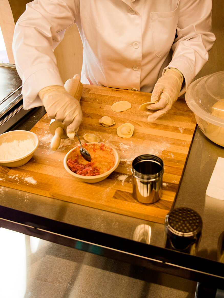 Рикрит Тиравания в музее современного искусства «Гараж»