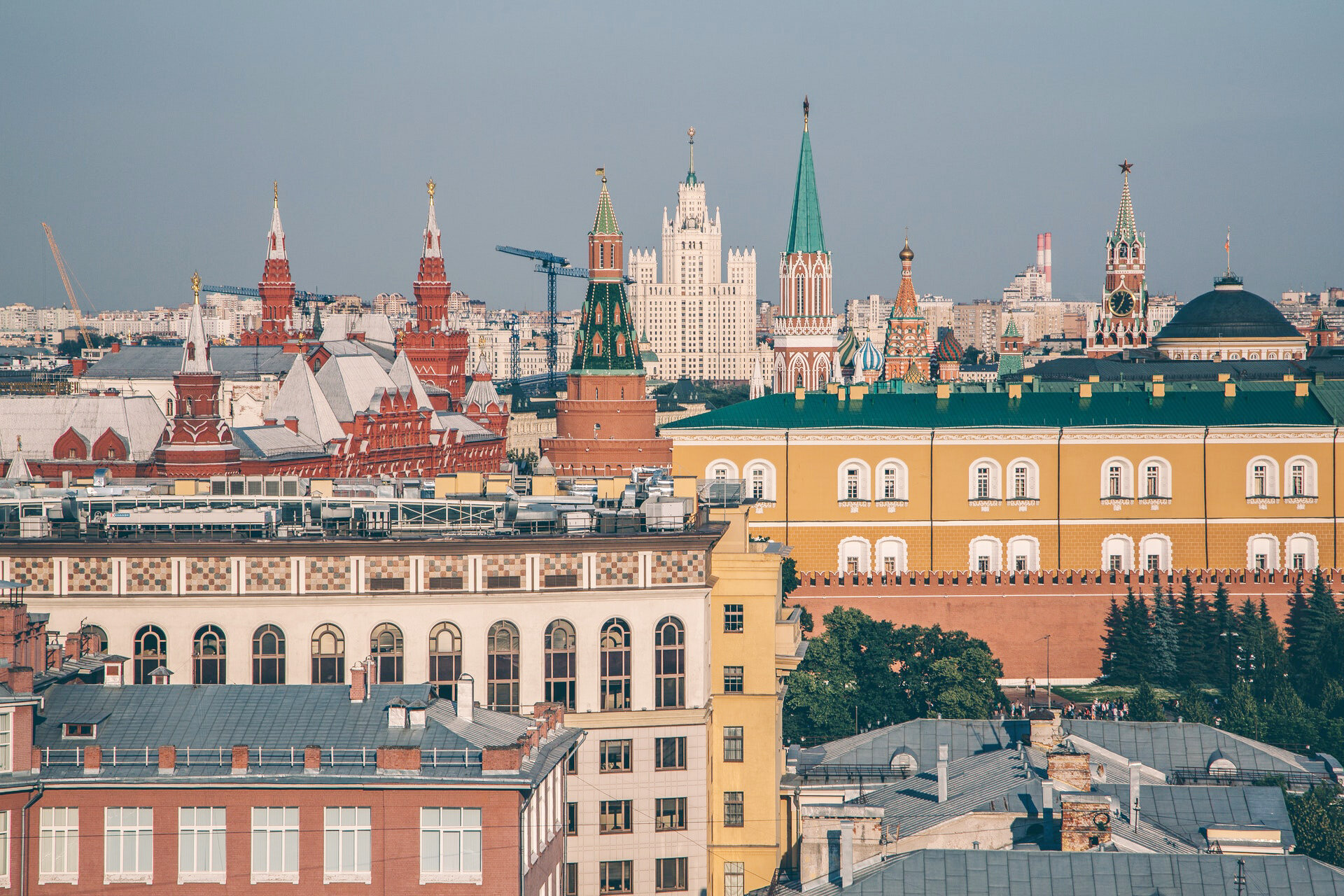 Как живётся в «коммуналке» напротив Кремля за 15 000 в месяц: плюсы, минусы, подводные камни