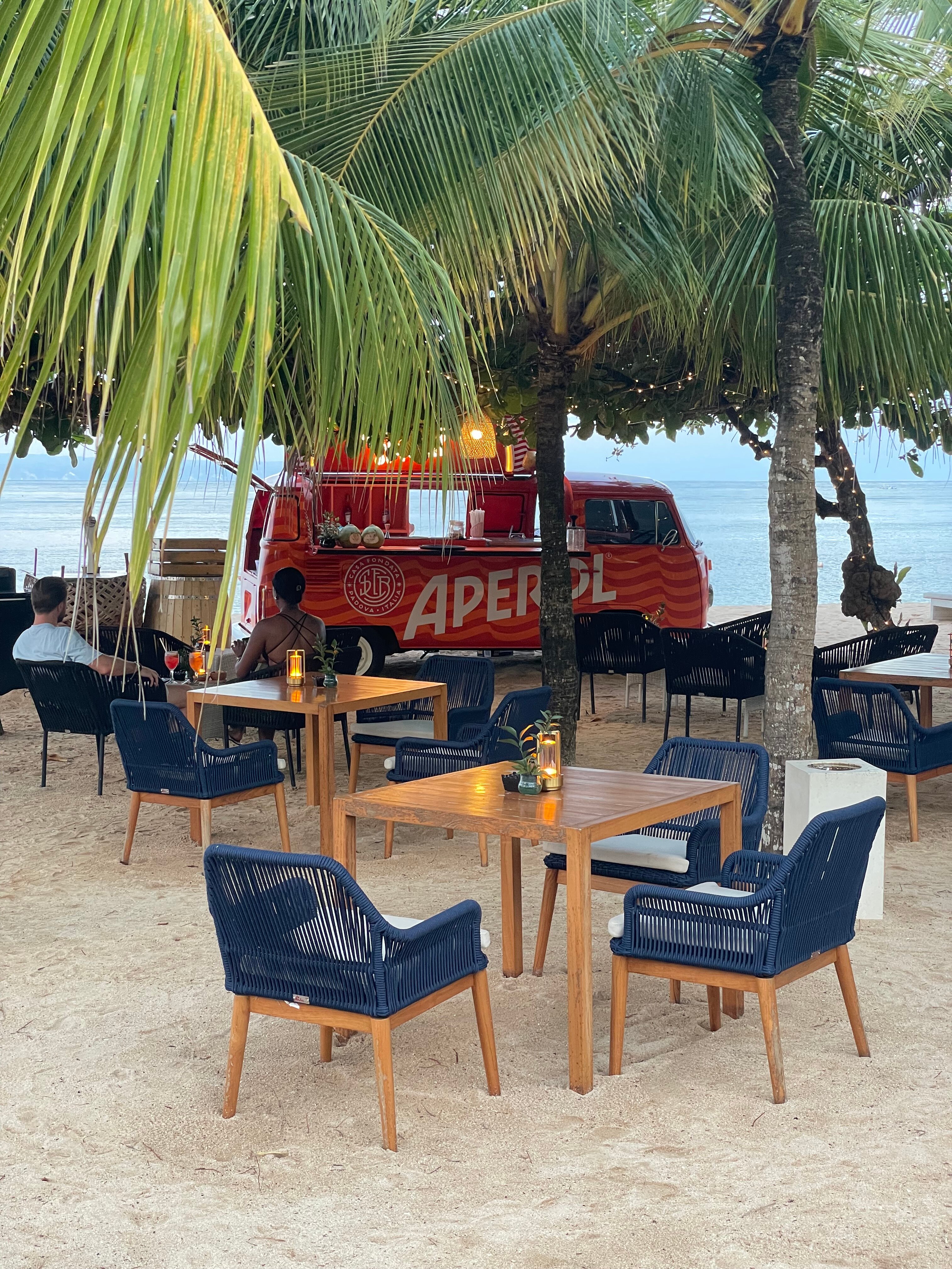 Здесь можно насладиться напитками.