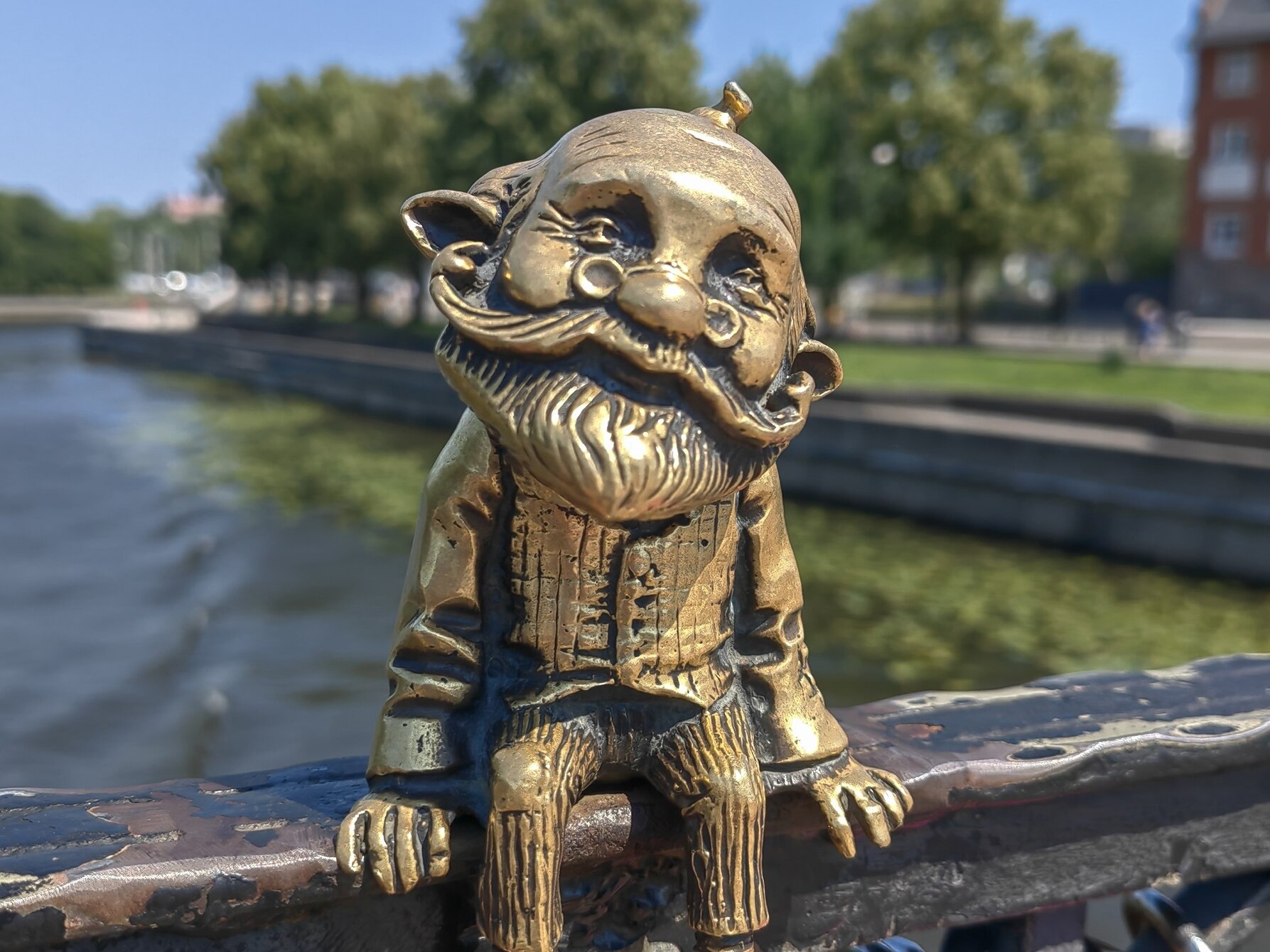 Городские талисманы: где искать бронзовые достопримечательности