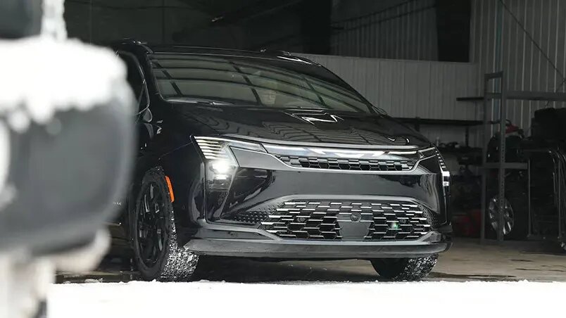 Ветеран обновится: Chrysler готовит рестайлинг своей единственной модели