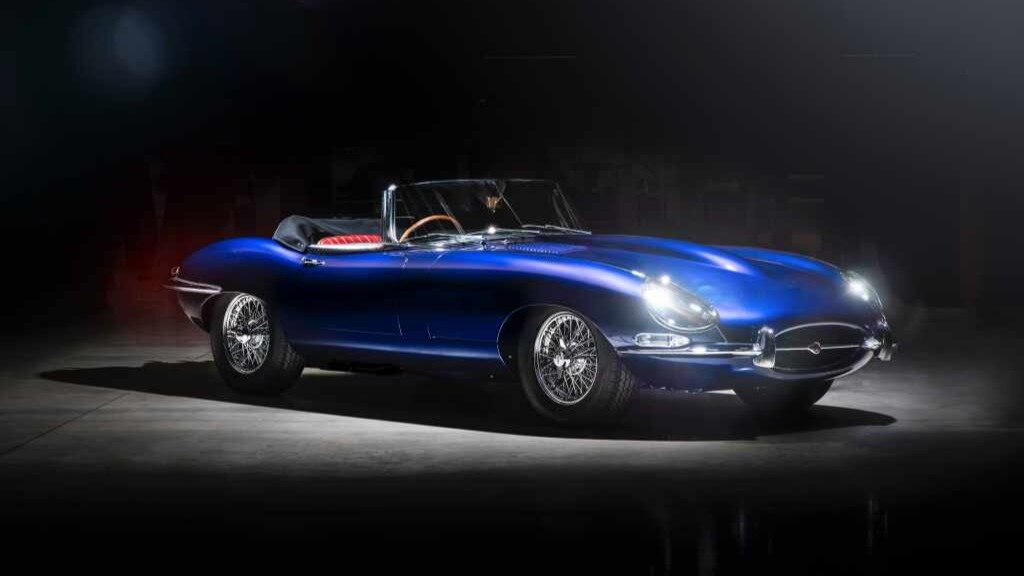 Jaguar представил новый рестомод, построенный в честь юбилея королевы Великобритании