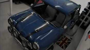 Классический Mini превратили в продвинутый игровой симулятор