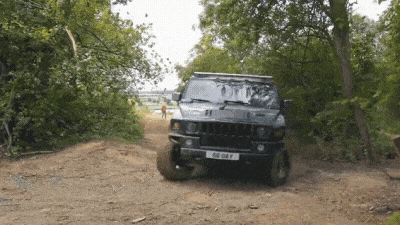 Маленький внедорожник Suzuki Jimny сравнили по проходимости с Hummer H2