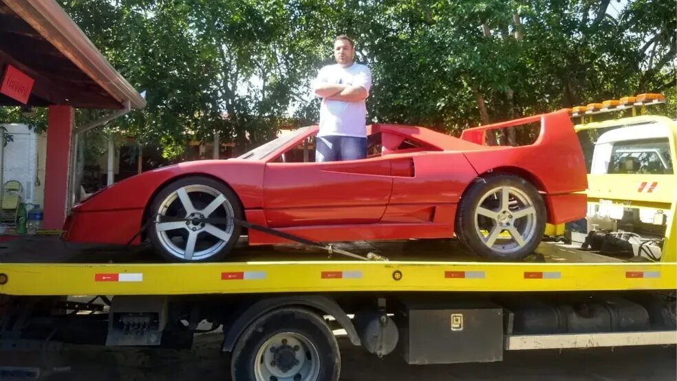 Бразилец уже пять лет судится с Ferrari из-за созданной своими руками реплики F40