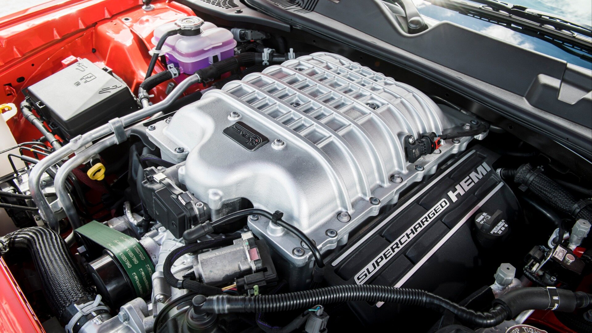 Dodge перенёс премьеру нового спорткара из-за семи взорвавшихся моторов