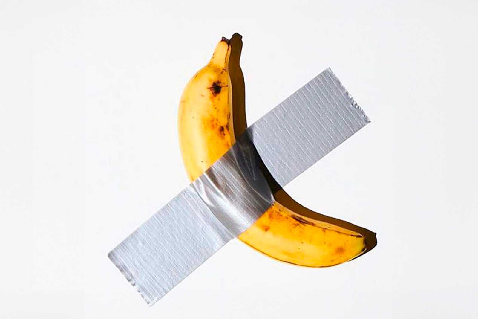 Маурицио Каттелан, «Комедиант»