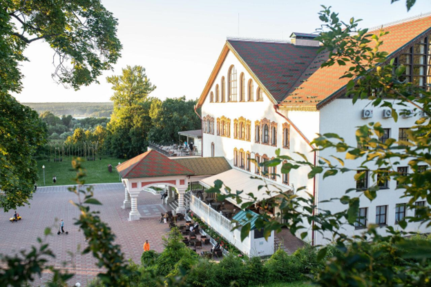 Завтраки в отеле доступны по программе «шведский стол».