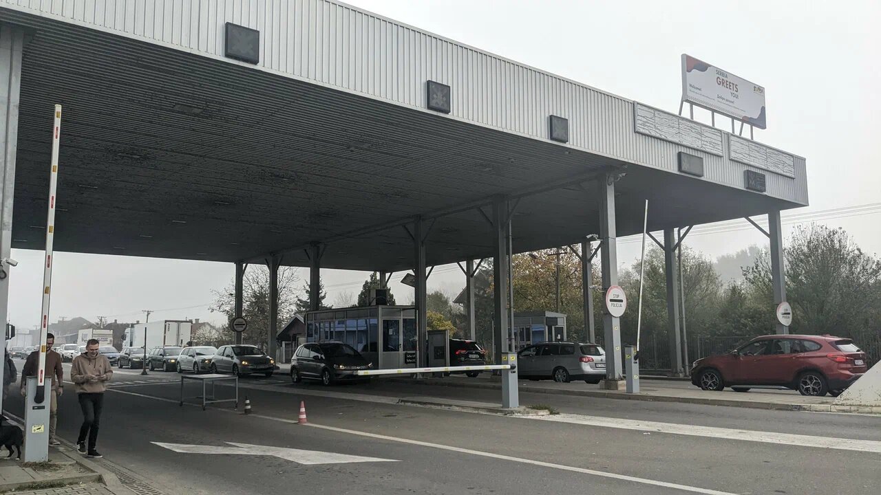 Путь в Боснию на машине будет пролегать через один из таких постов.