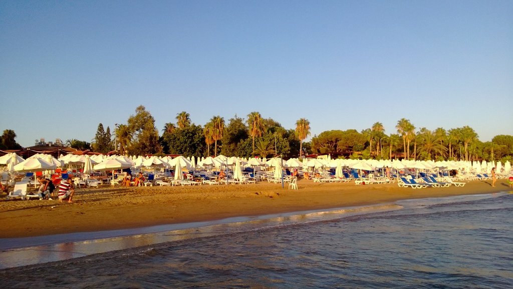 Побережье Сиде делится на западную и восточную части.