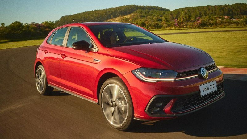 Подержанные автомобили дорожают второй месяц подряд