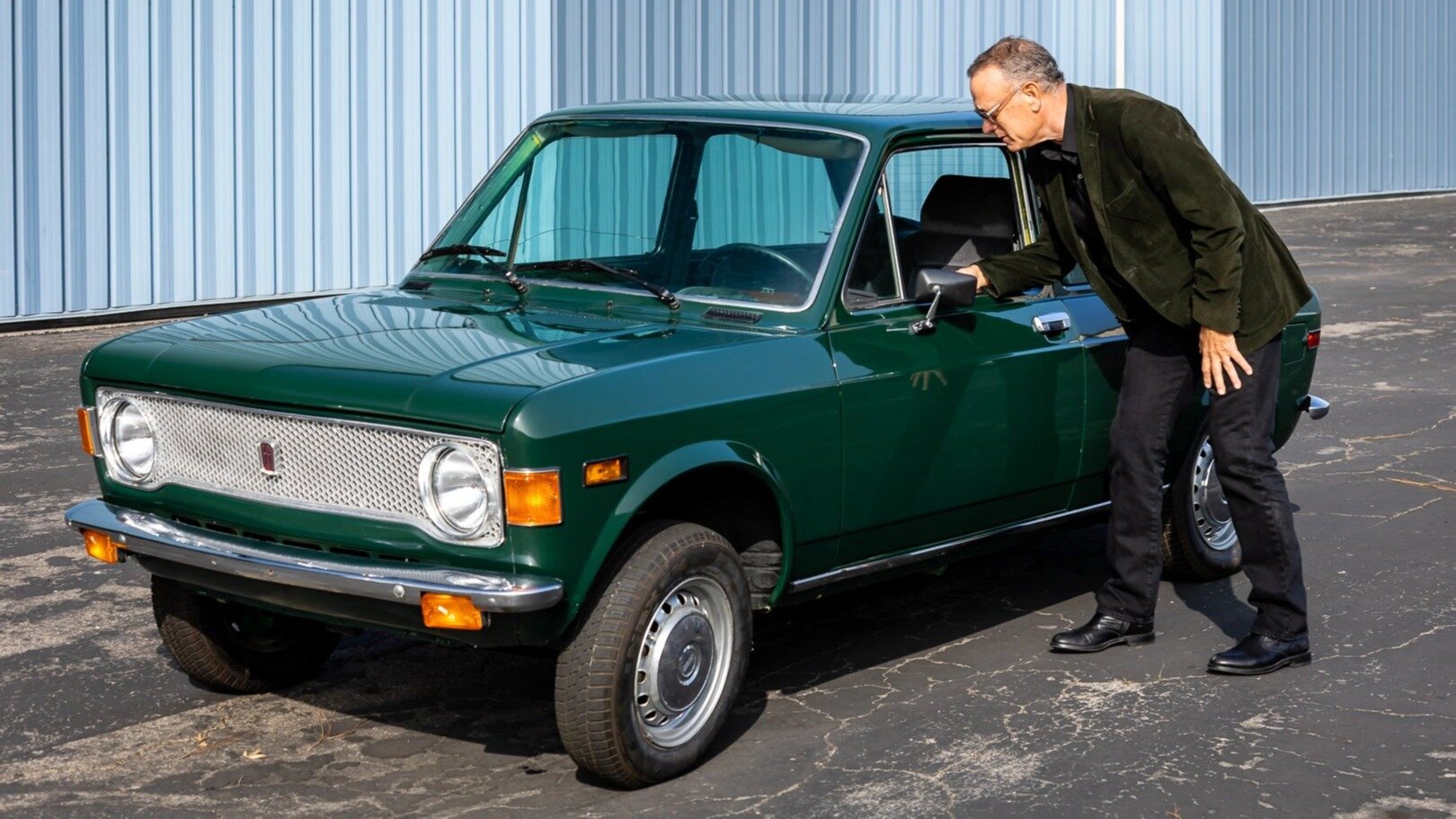Том Хэнкс продаёт очередной старый Fiat: очень недорого, но его надо ремонтировать
