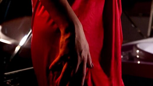 Jum suratlar bilan qoplangan yapon kokrak