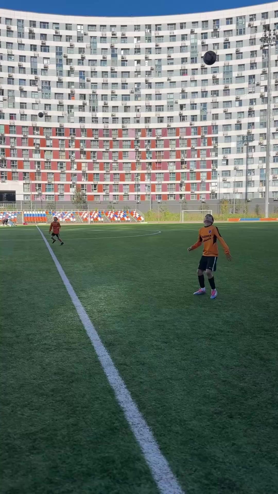 Көрпелі күртешедегі колхоздық секс