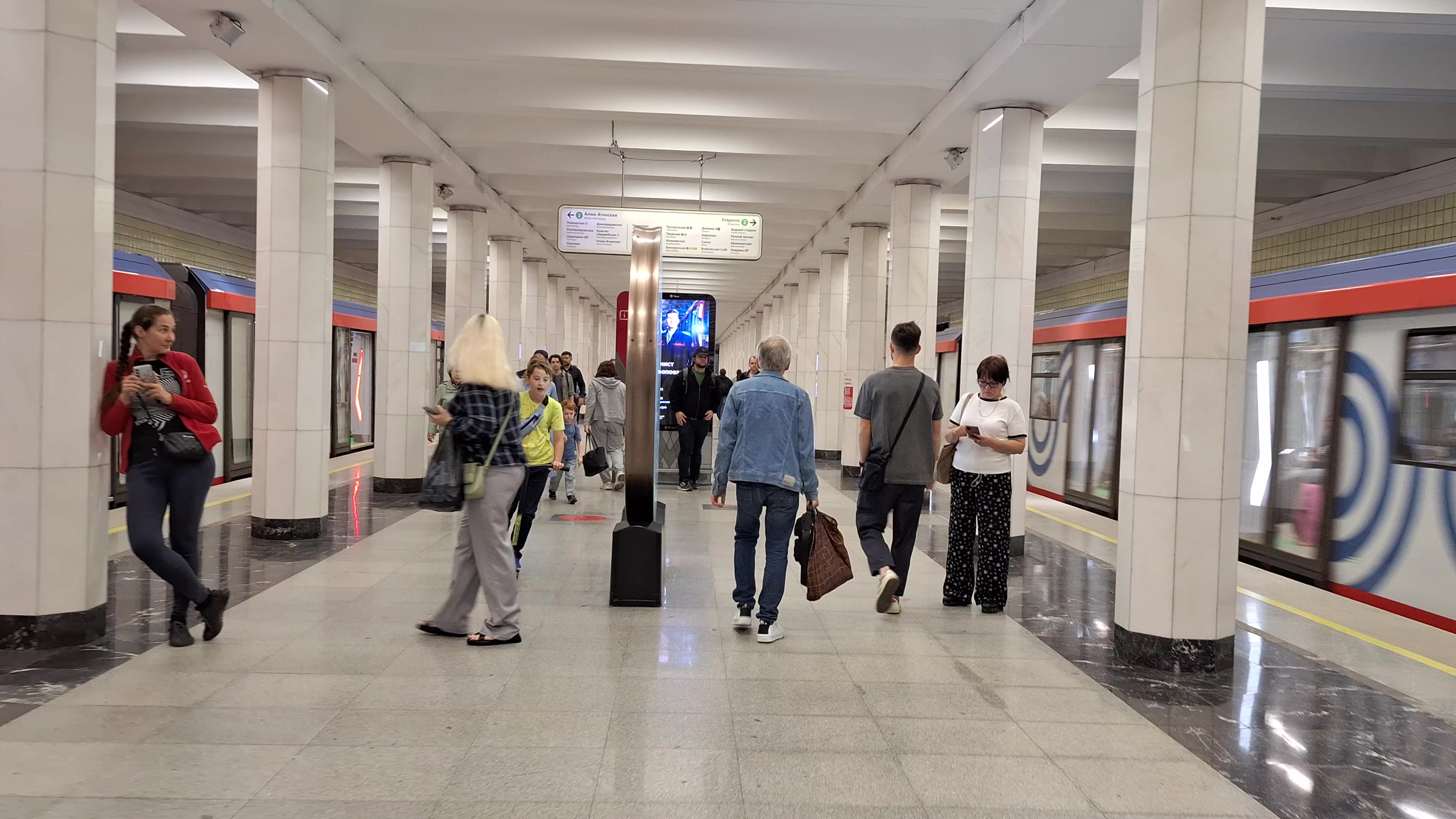 Коломенская метро станциясынан жезөкшелерді табыңыз